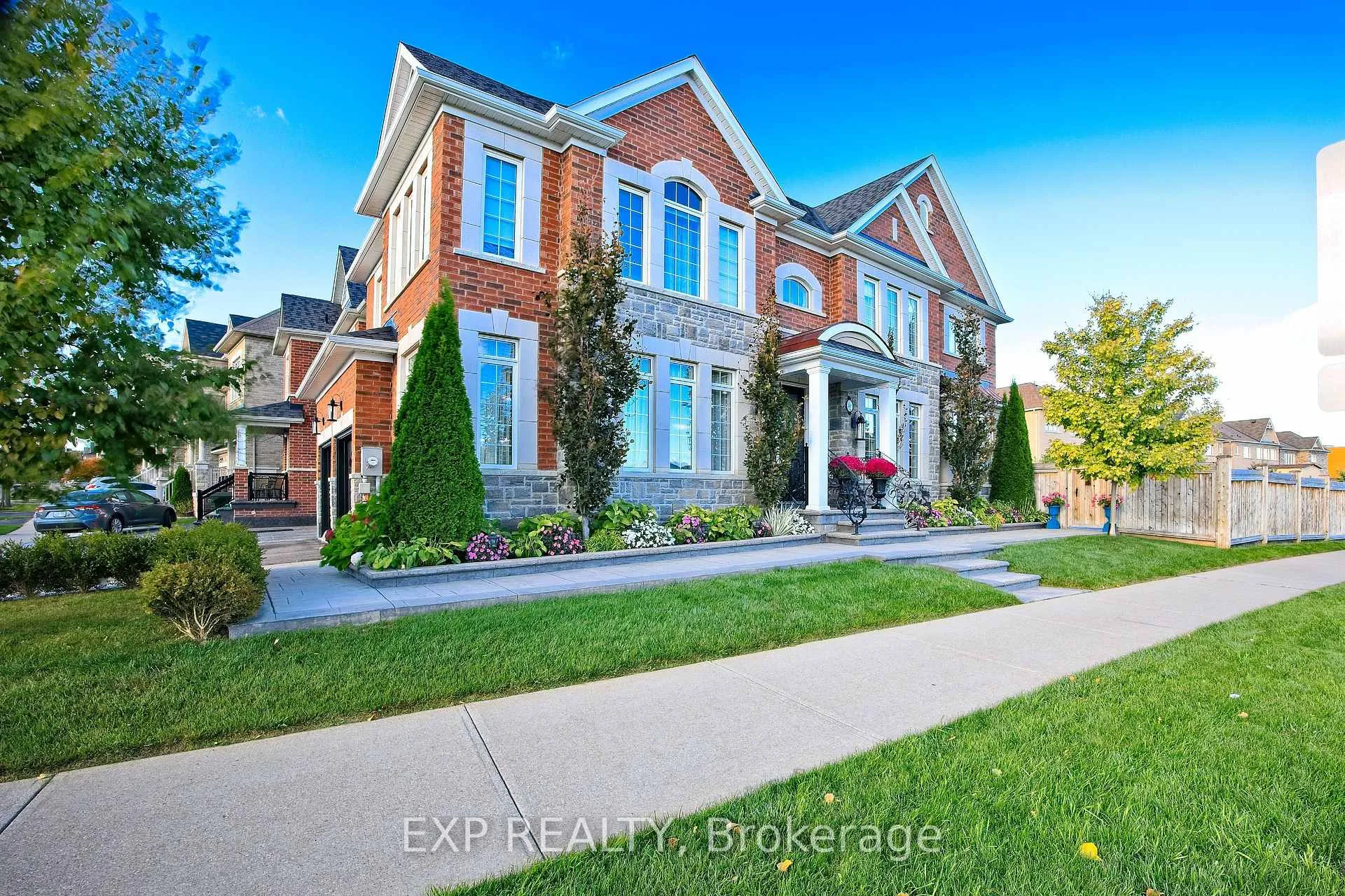 Photo 2 of 520 Dougall Avenue E, Caledon, Rural Caledon — HOMEH