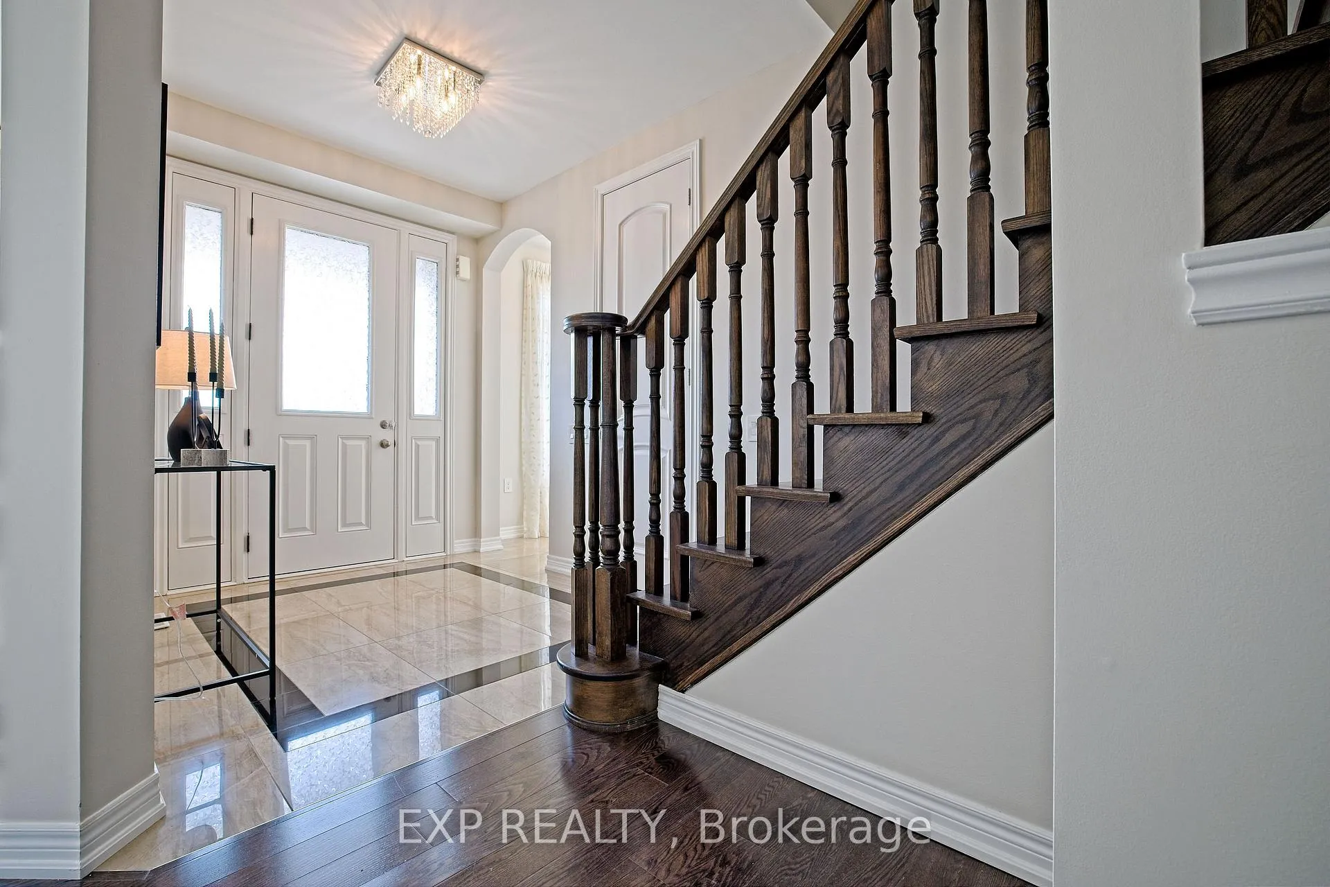 Photo 9 of 520 Dougall Avenue E, Caledon, Rural Caledon — HOMEH