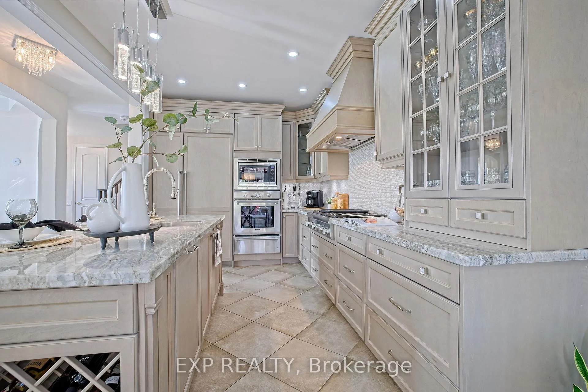 Photo 18 of 520 Dougall Avenue E, Caledon, Rural Caledon — HOMEH
