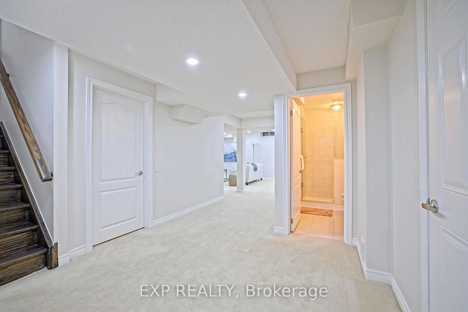 Photo 24 of 520 Dougall Avenue E, Caledon, Rural Caledon — HOMEH