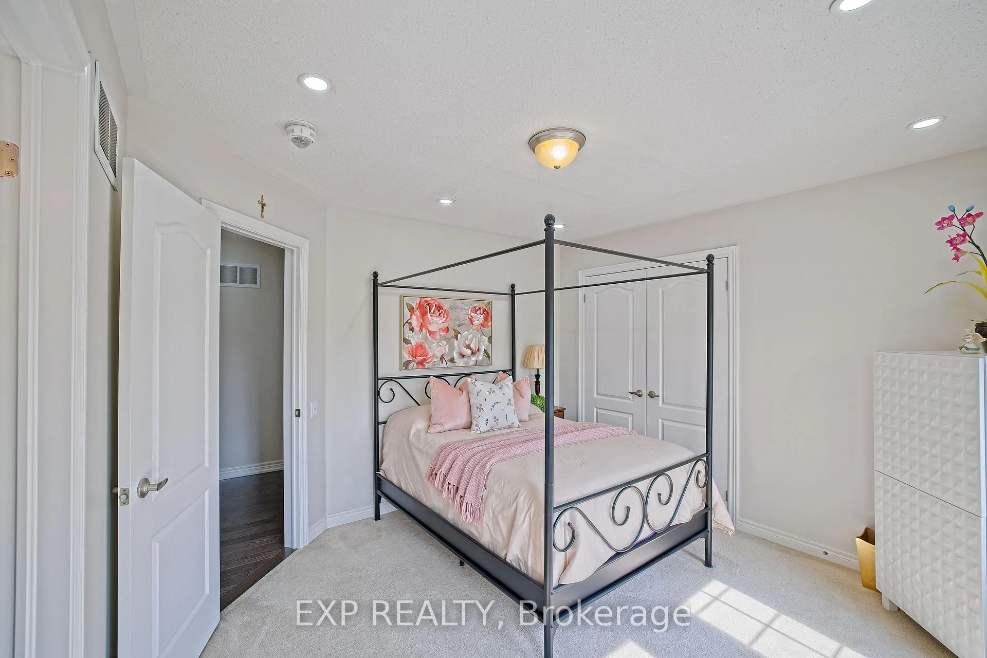 Photo 37 of 520 Dougall Avenue E, Caledon, Rural Caledon — HOMEH