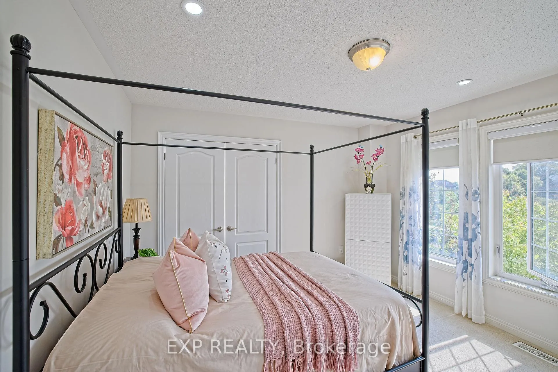 Photo 38 of 520 Dougall Avenue E, Caledon, Rural Caledon — HOMEH
