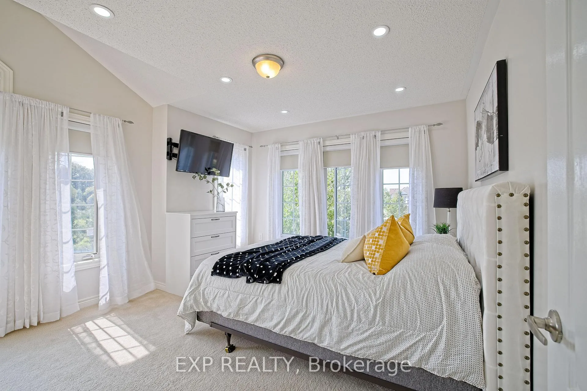 Photo 44 of 520 Dougall Avenue E, Caledon, Rural Caledon — HOMEH