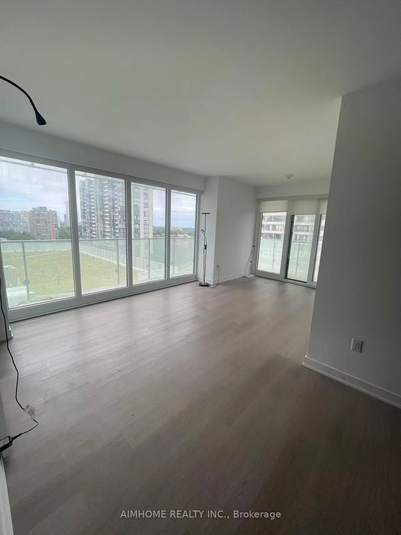 Photo 3 of Unit 804, 3883 Quartz Road, Mississauga, City Centre — HOMEH