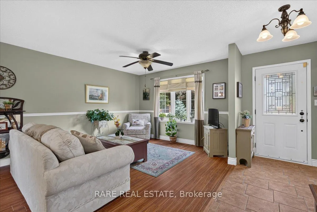 Photo 5 of 8 Whitehorn Crescent, Barrie, Holly — HOMEH