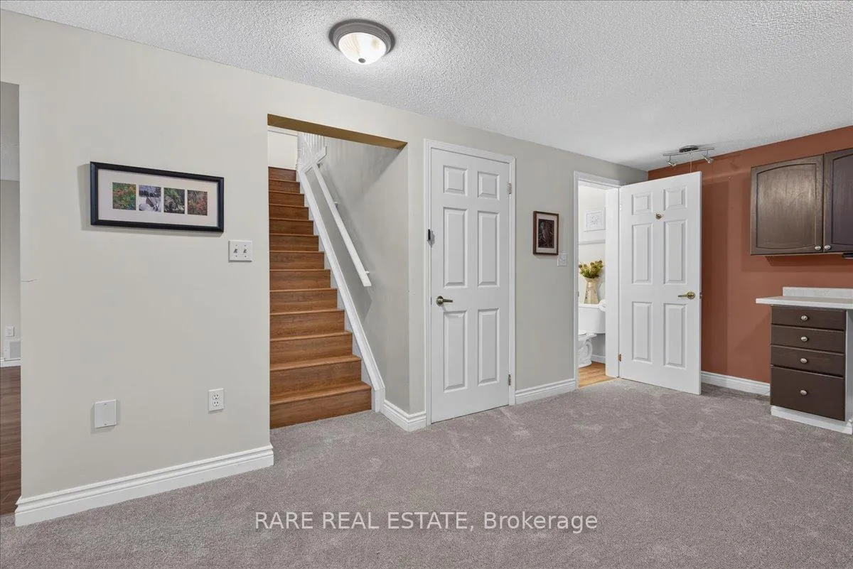Photo 17 of 8 Whitehorn Crescent, Barrie, Holly — HOMEH