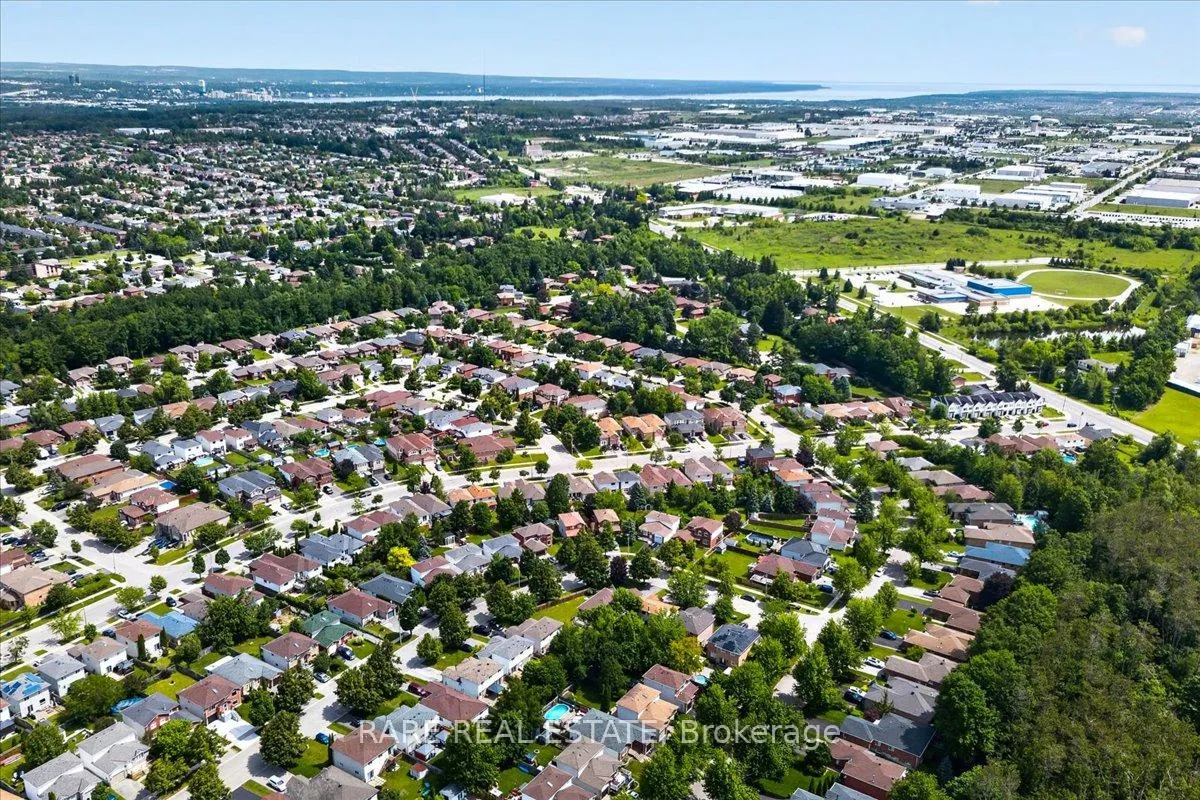 Photo 27 of 8 Whitehorn Crescent, Barrie, Holly — HOMEH