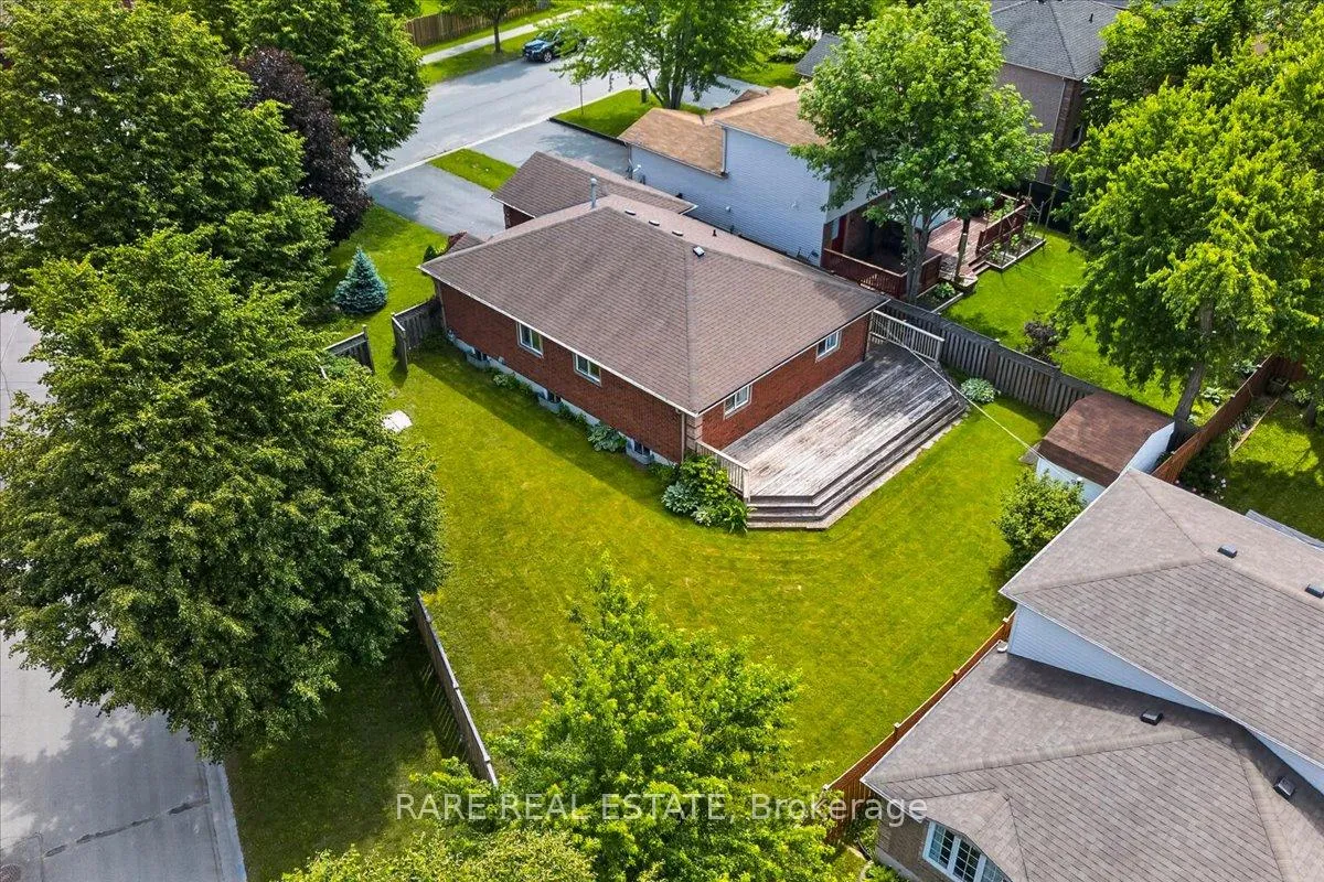 Photo 28 of 8 Whitehorn Crescent, Barrie, Holly — HOMEH
