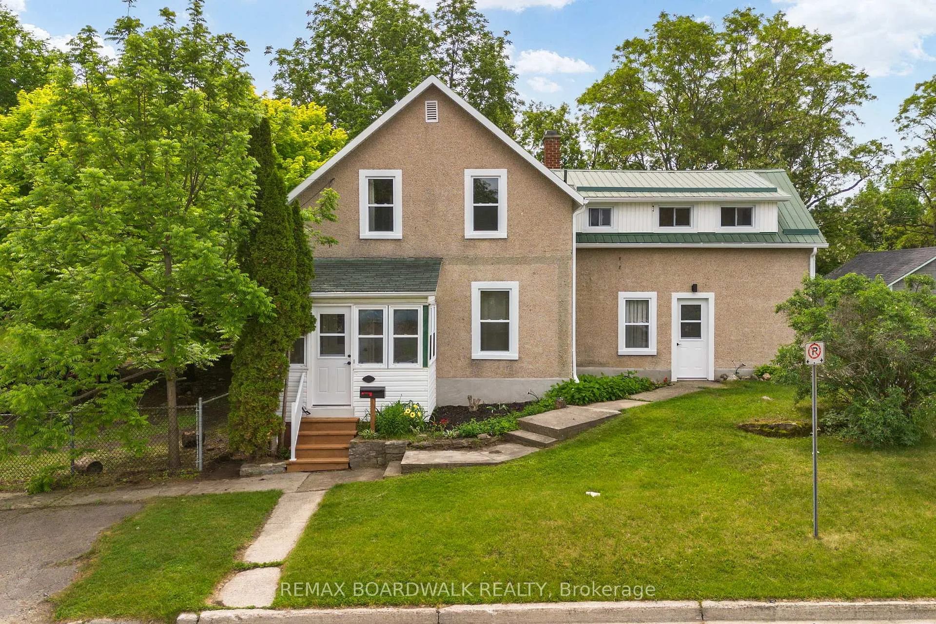 Front of 8 Grant Street