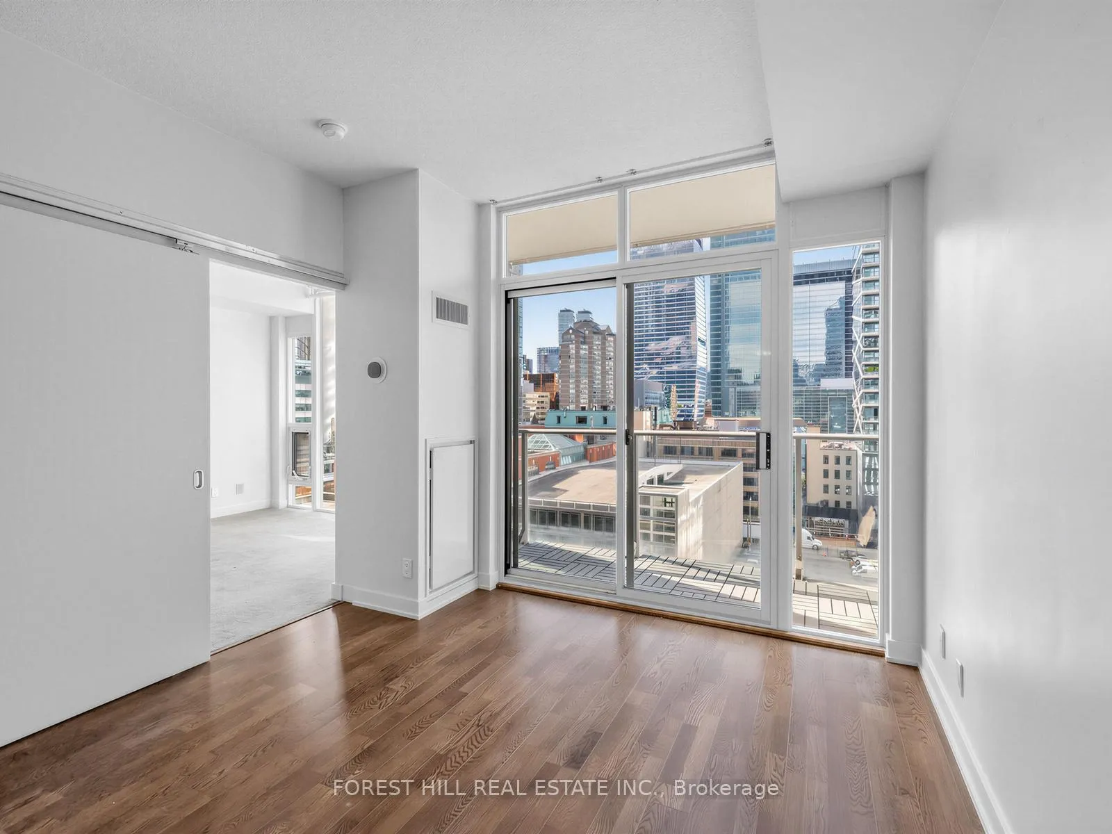 Photo 14 of Unit 1019, 21 Nelson Street, Toronto, Waterfront Communities — HOMEH