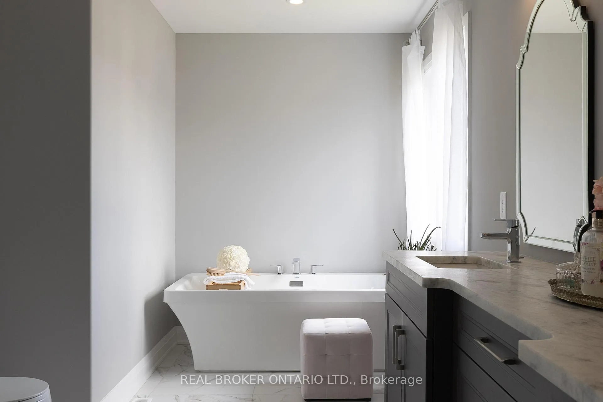 Photo 24 of 26 Swan Avenue, Pelham, Fonthill — HOMEH