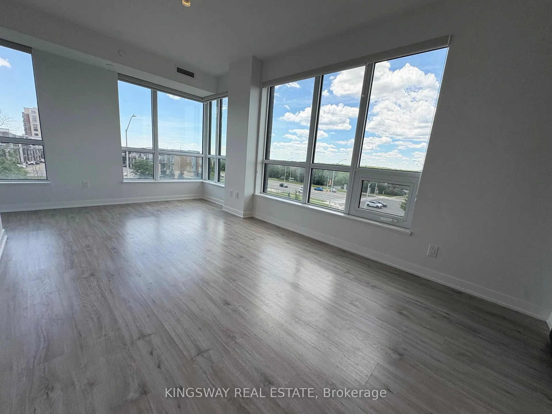 Front of Unit 216, 3005 Pine Glen Road