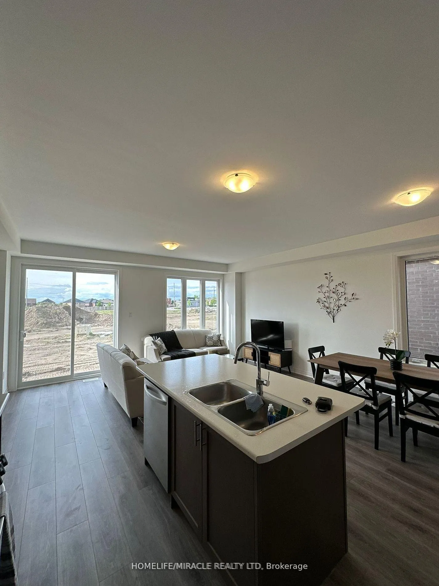 Photo 7 of 41 Sagewood Avenue, Barrie, Rural Barrie Southeast — HOMEH