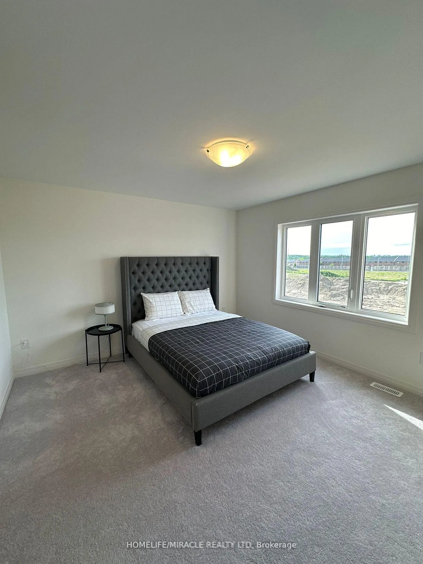 Photo 10 of 41 Sagewood Avenue, Barrie, Rural Barrie Southeast — HOMEH