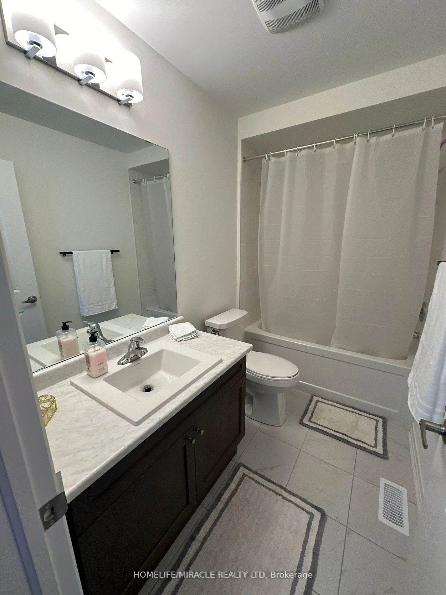 Photo 13 of 41 Sagewood Avenue, Barrie, Rural Barrie Southeast — HOMEH