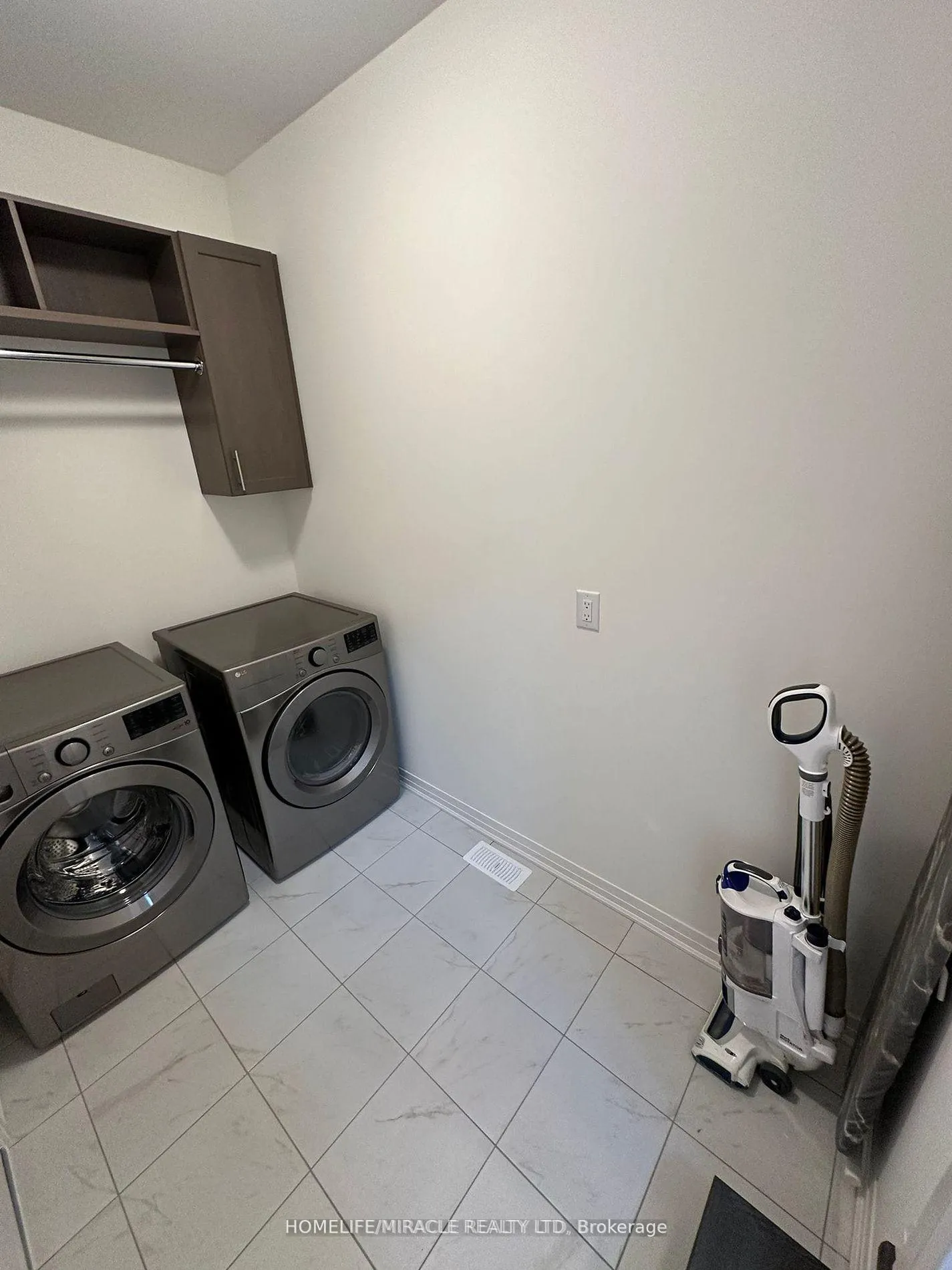 Photo 17 of 41 Sagewood Avenue, Barrie, Rural Barrie Southeast — HOMEH
