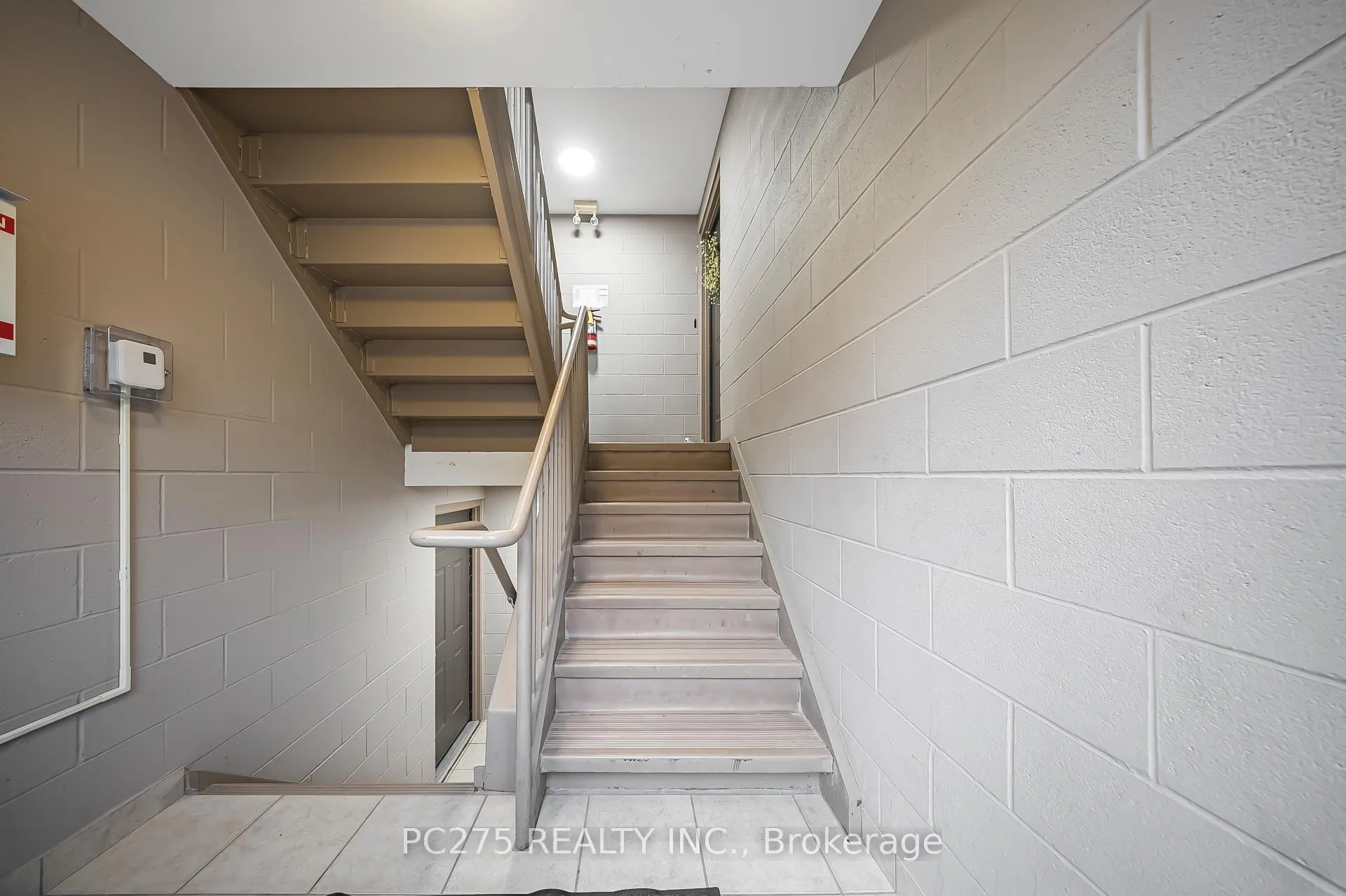 Photo 6 of Unit E37, 12 Holborn Drive, Kitchener, Stanley Park — HOMEH