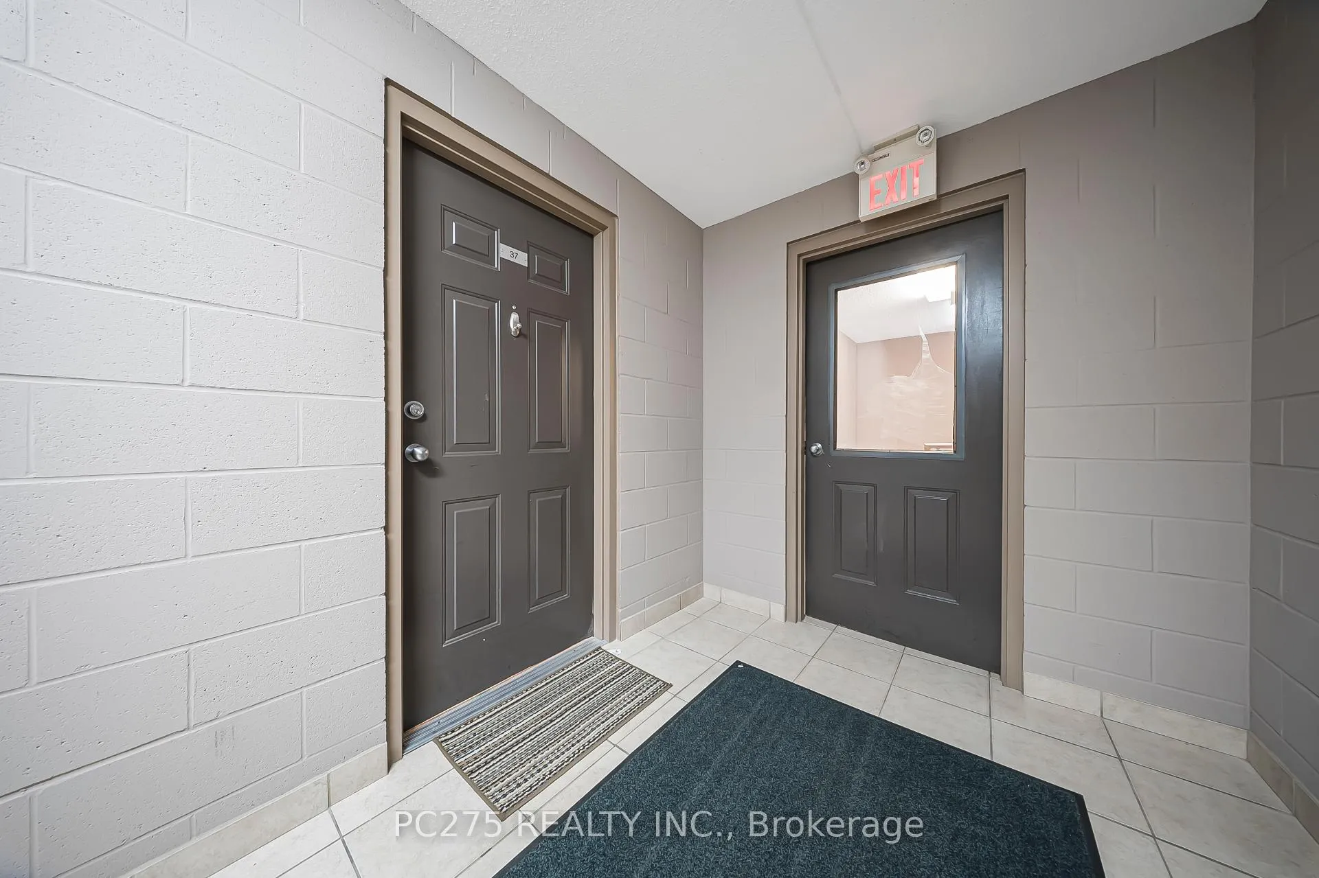 Photo 8 of Unit E37, 12 Holborn Drive, Kitchener, Stanley Park — HOMEH