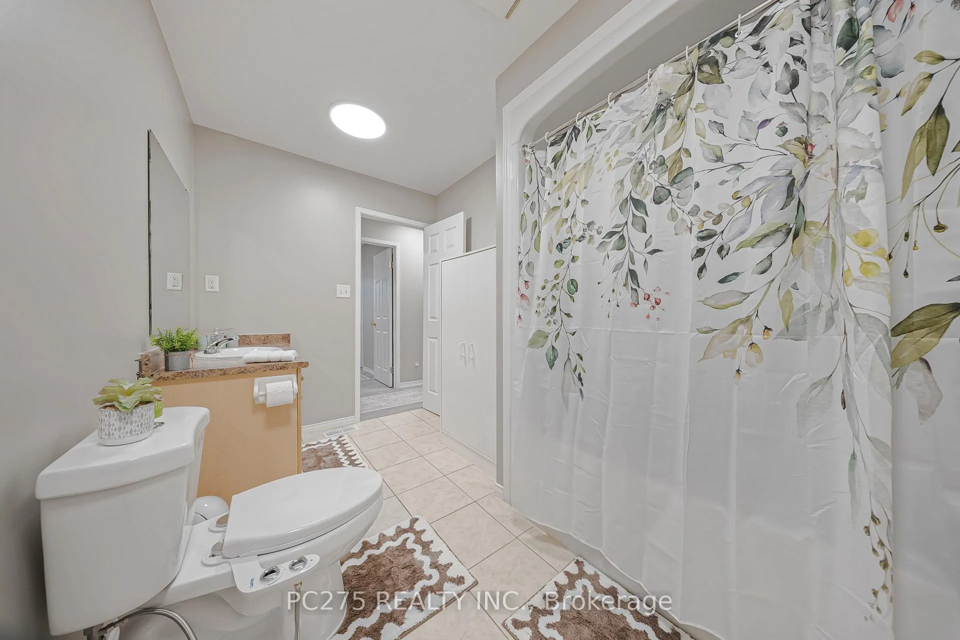Photo 36 of Unit E37, 12 Holborn Drive, Kitchener, Stanley Park — HOMEH