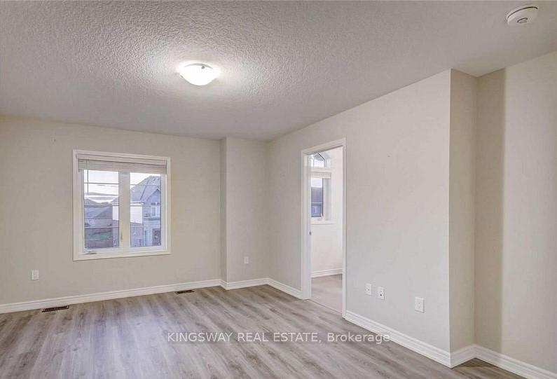 Photo 5 of 16 Bradbury Road, Hamilton, Stoney Creek Mountain — HOMEH