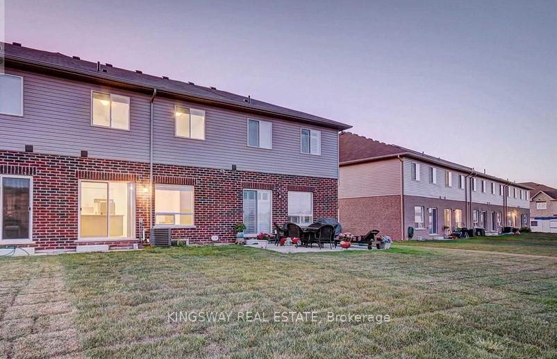 Photo 10 of 16 Bradbury Road, Hamilton, Stoney Creek Mountain — HOMEH
