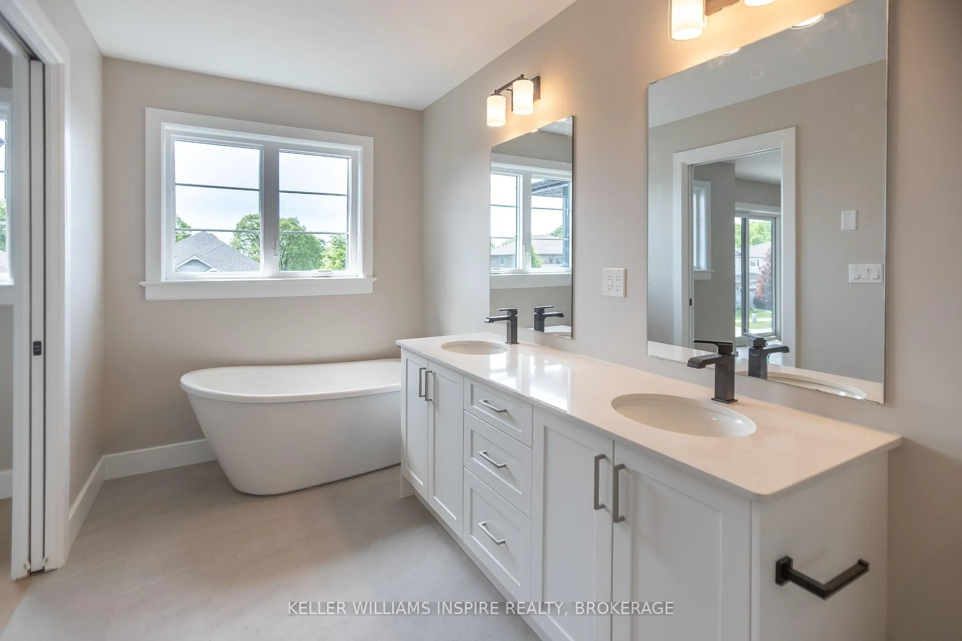 Photo 21 of 128 McDonough Crescent, Loyalist, Amherstview — HOMEH
