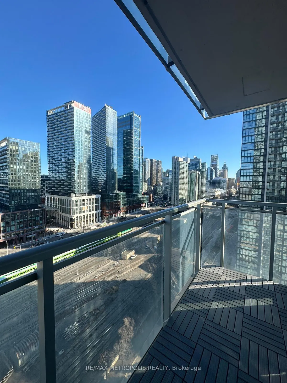 Photo 8 of Unit 2202, 15 Iceboat Terrace, Toronto, Waterfront Communities — HOMEH