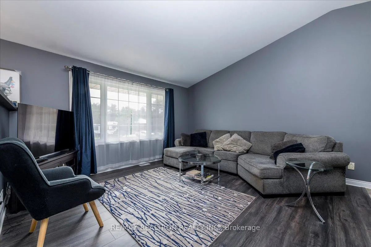 Photo 6 of 4 Templeton Drive, Clearview, New Lowell — HOMEH