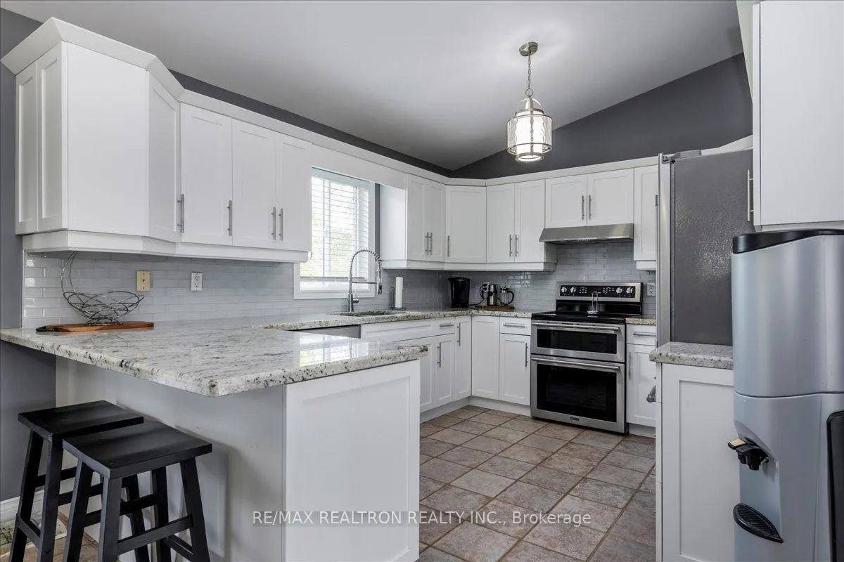 Photo 8 of 4 Templeton Drive, Clearview, New Lowell — HOMEH