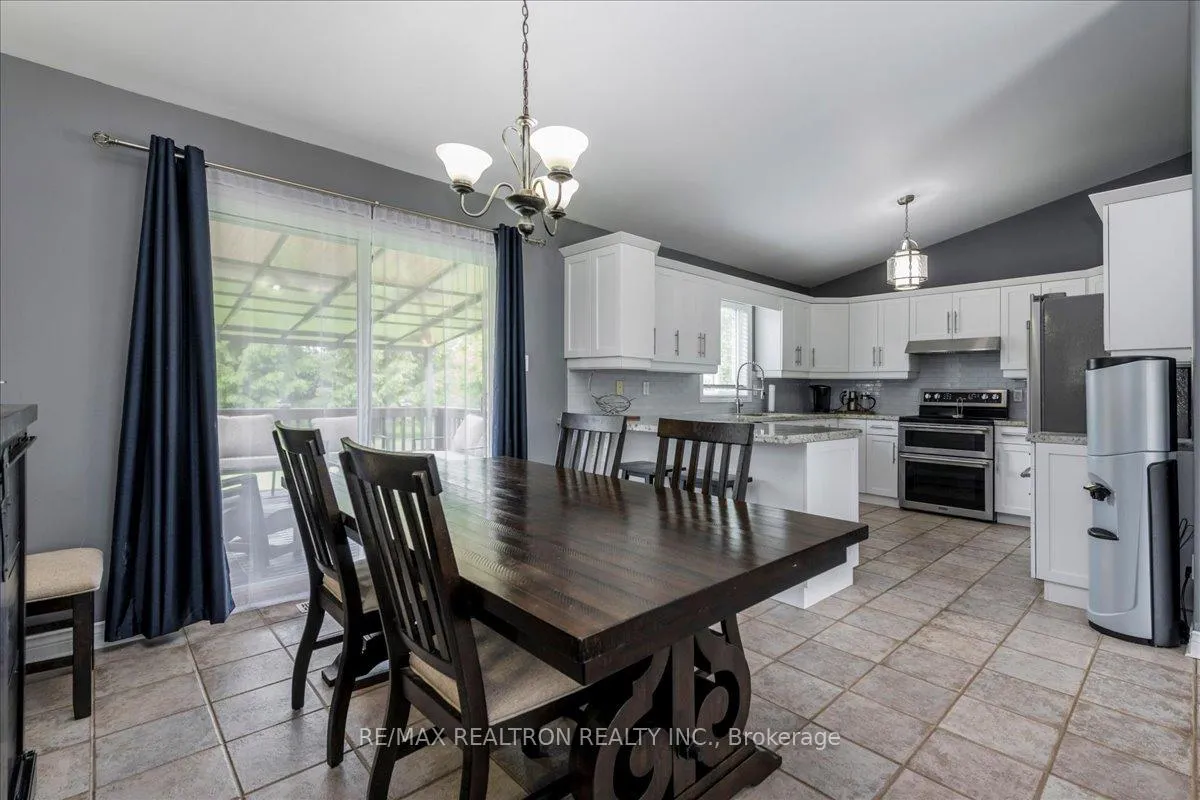 Photo 12 of 4 Templeton Drive, Clearview, New Lowell — HOMEH