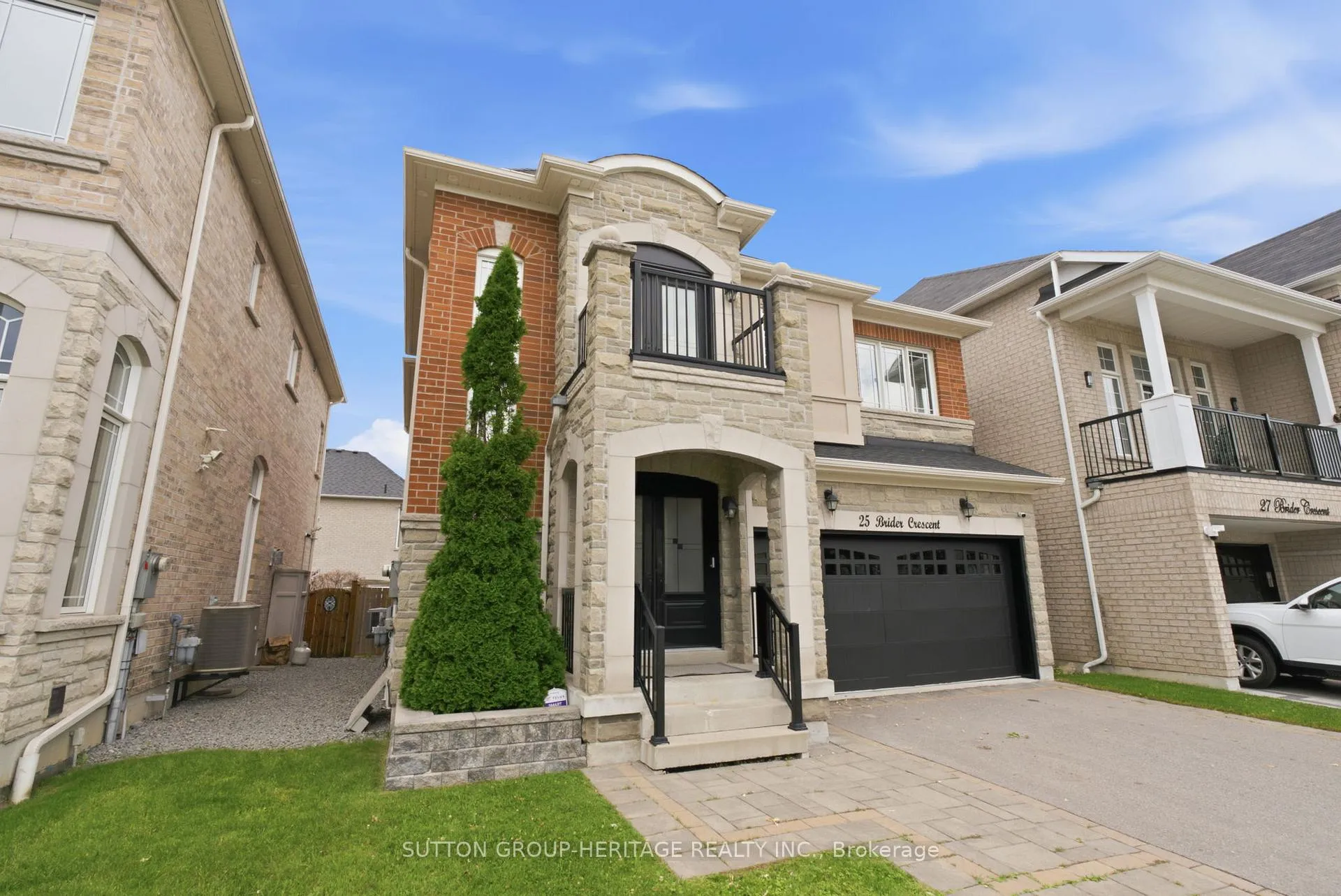 Photo 2 of 25 Brider Crescent, Ajax, Northeast Ajax — HOMEH