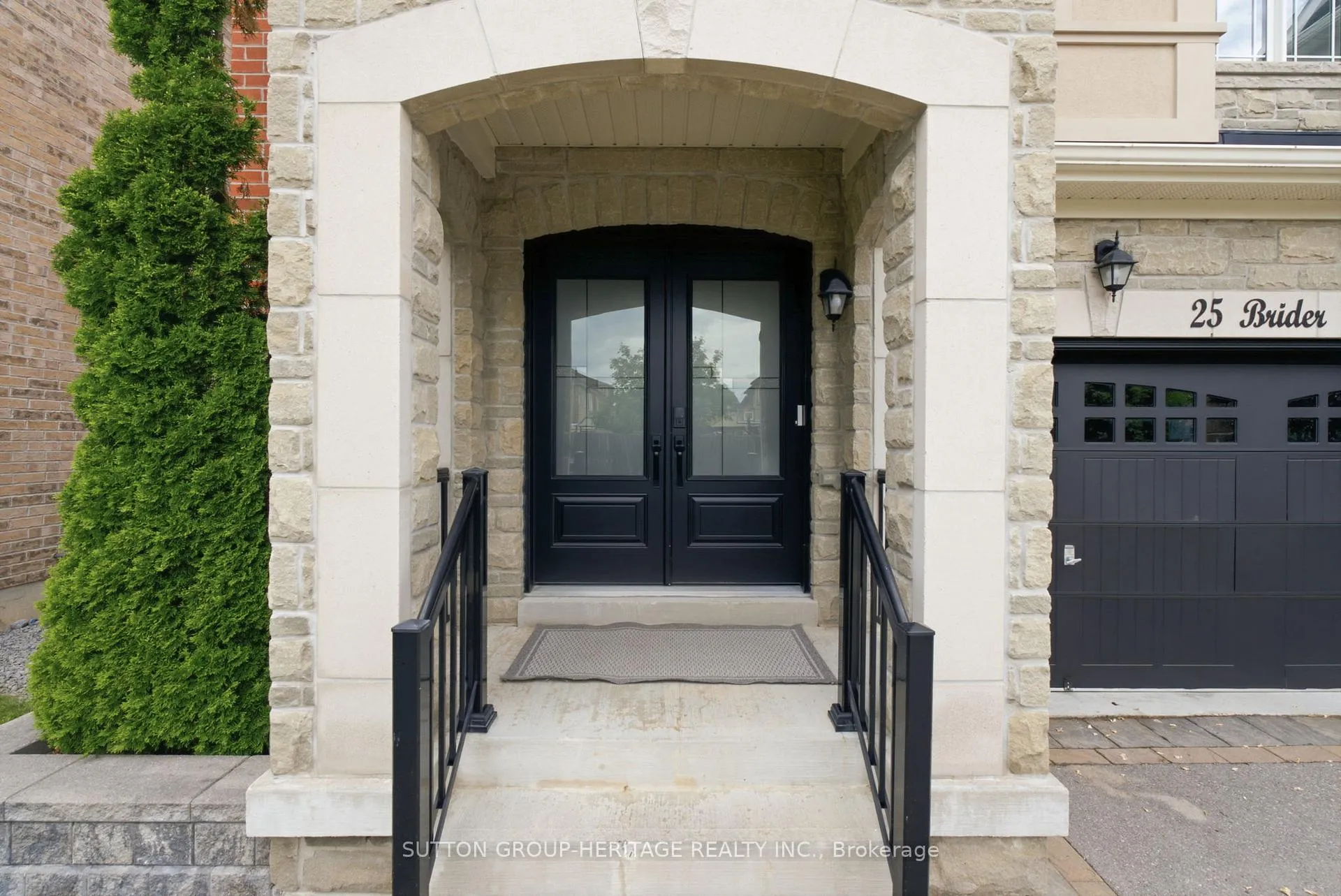 Photo 3 of 25 Brider Crescent, Ajax, Northeast Ajax — HOMEH