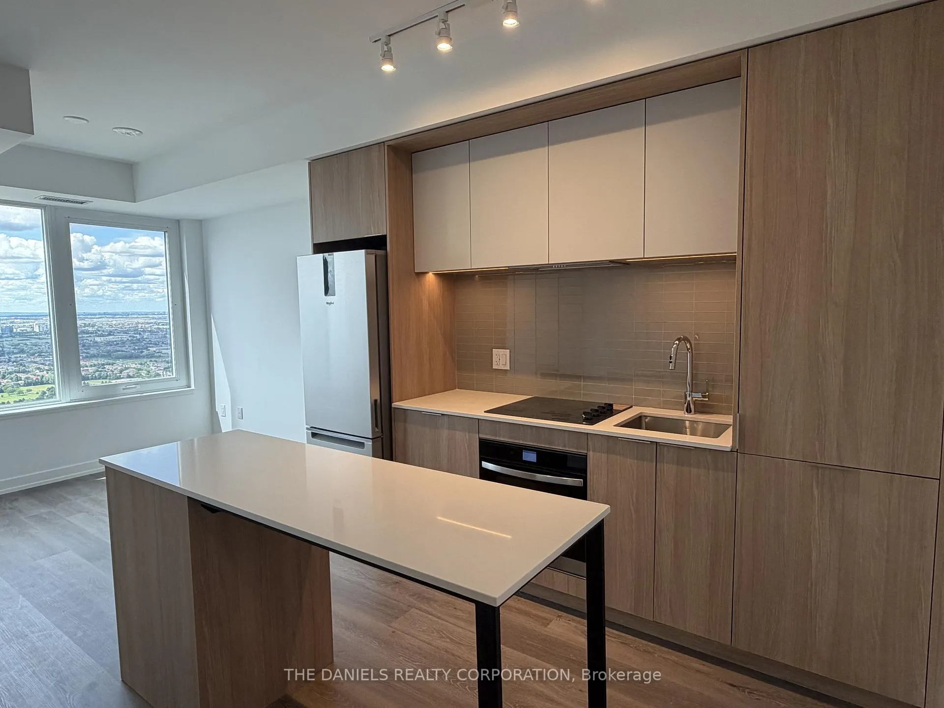 Photo 4 of Unit 4502, 395 Square One Drive, Mississauga, City Centre — HOMEH