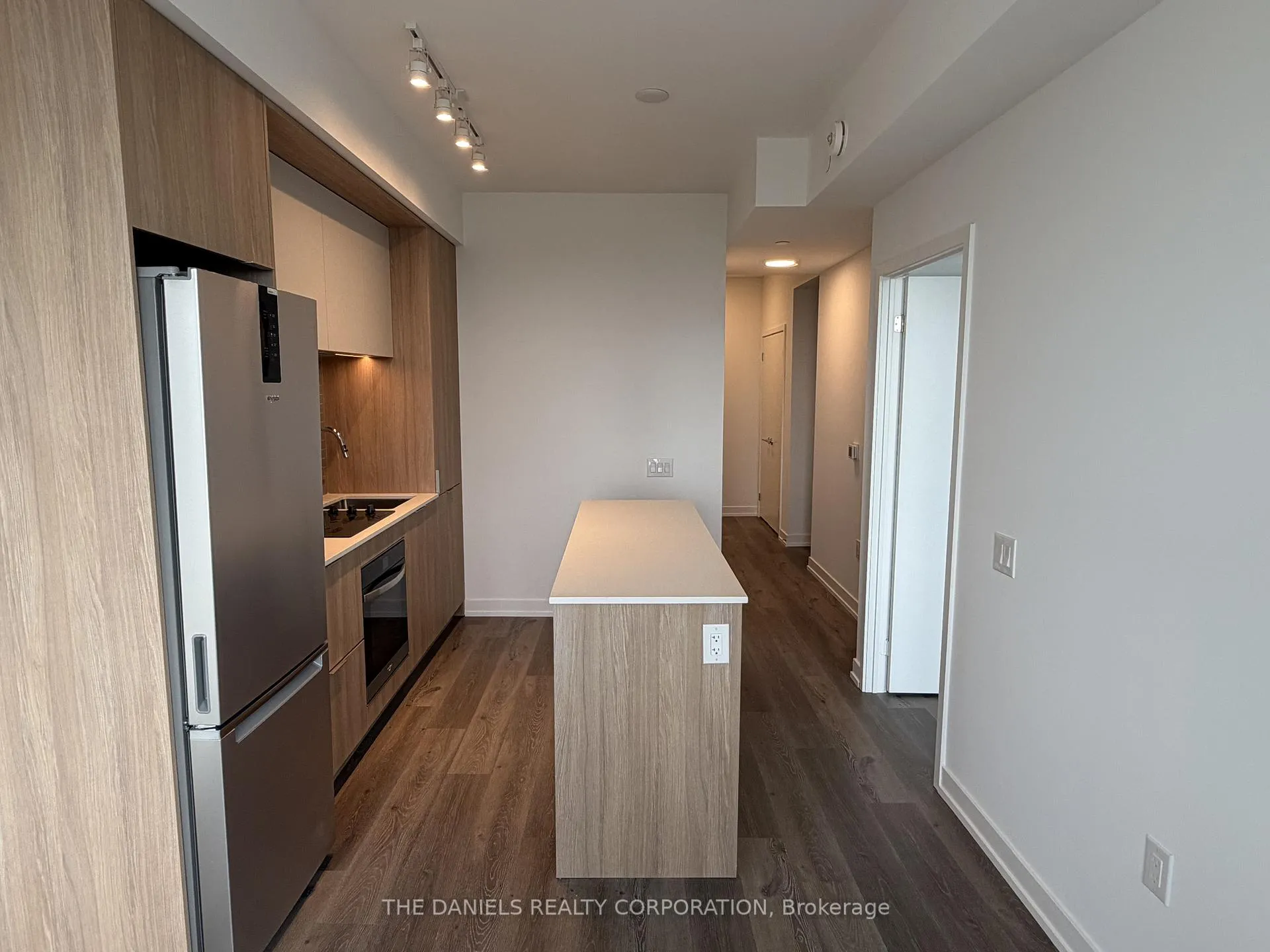 Photo 5 of Unit 4502, 395 Square One Drive, Mississauga, City Centre — HOMEH