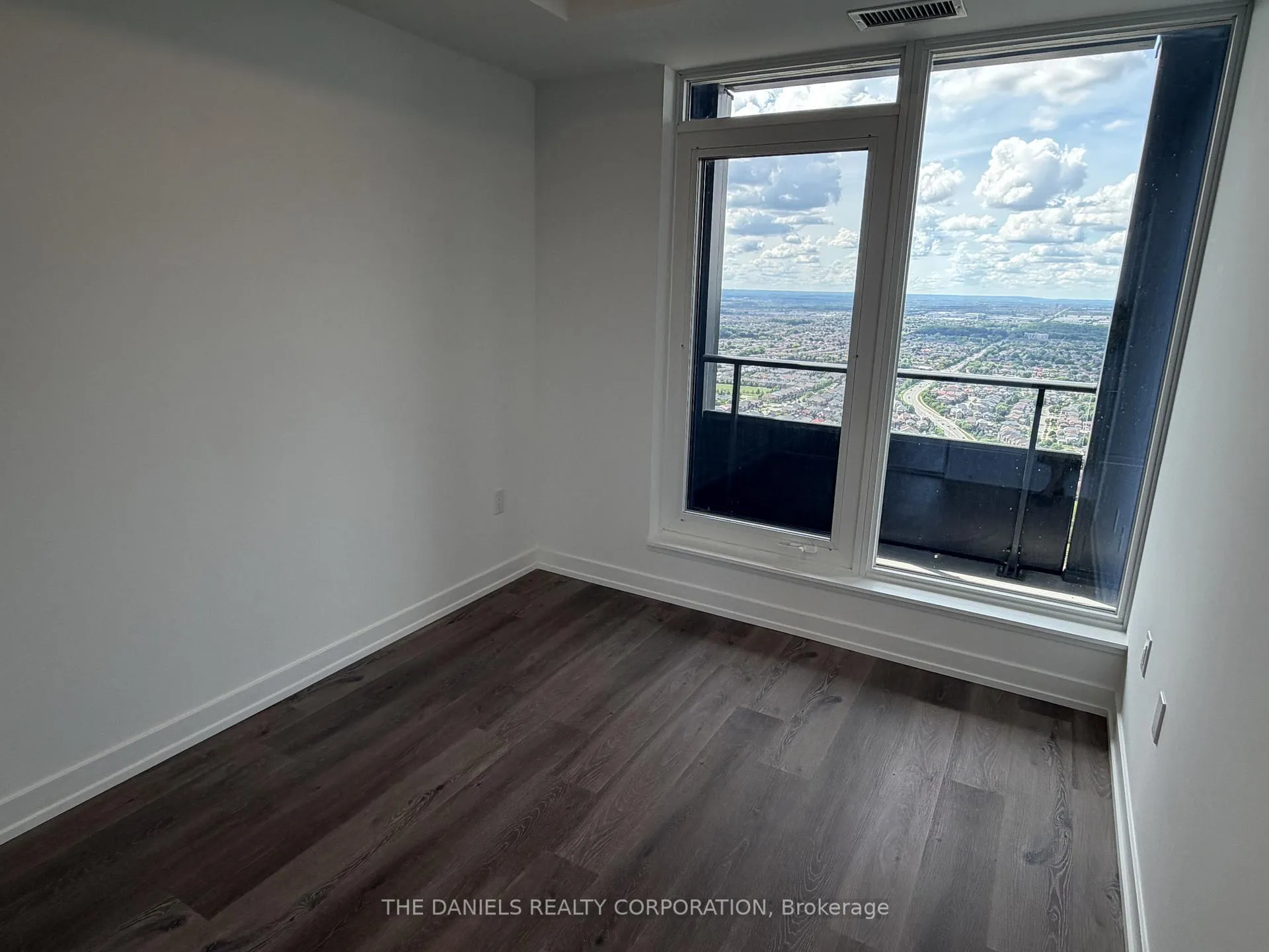 Photo 7 of Unit 4502, 395 Square One Drive, Mississauga, City Centre — HOMEH