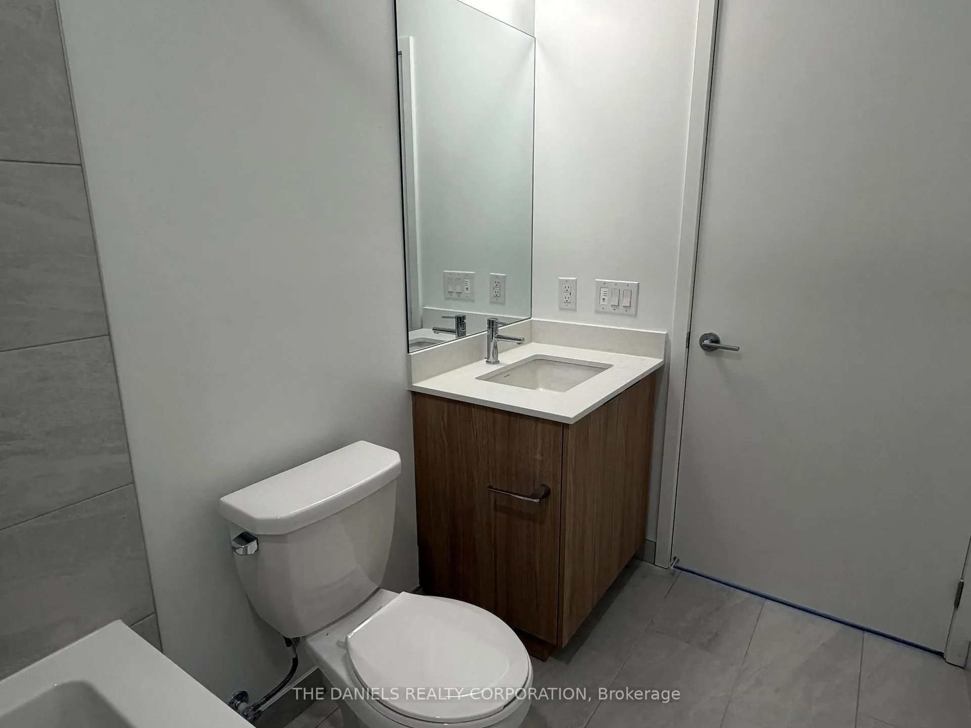 Photo 11 of Unit 4502, 395 Square One Drive, Mississauga, City Centre — HOMEH
