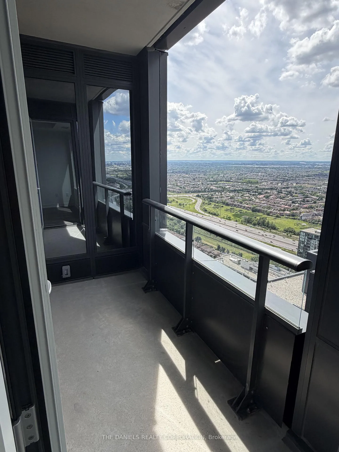 Photo 12 of Unit 4502, 395 Square One Drive, Mississauga, City Centre — HOMEH