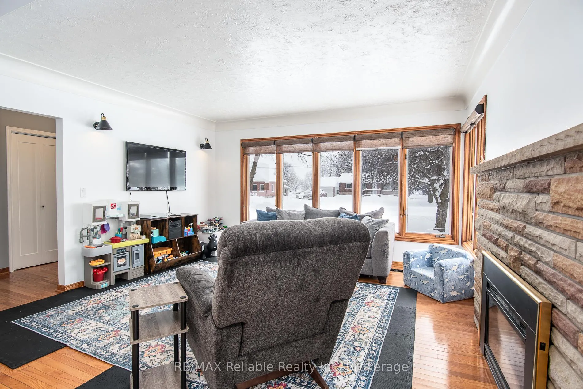 Photo 17 of 45 William Street, Huron East, Egmondville — HOMEH