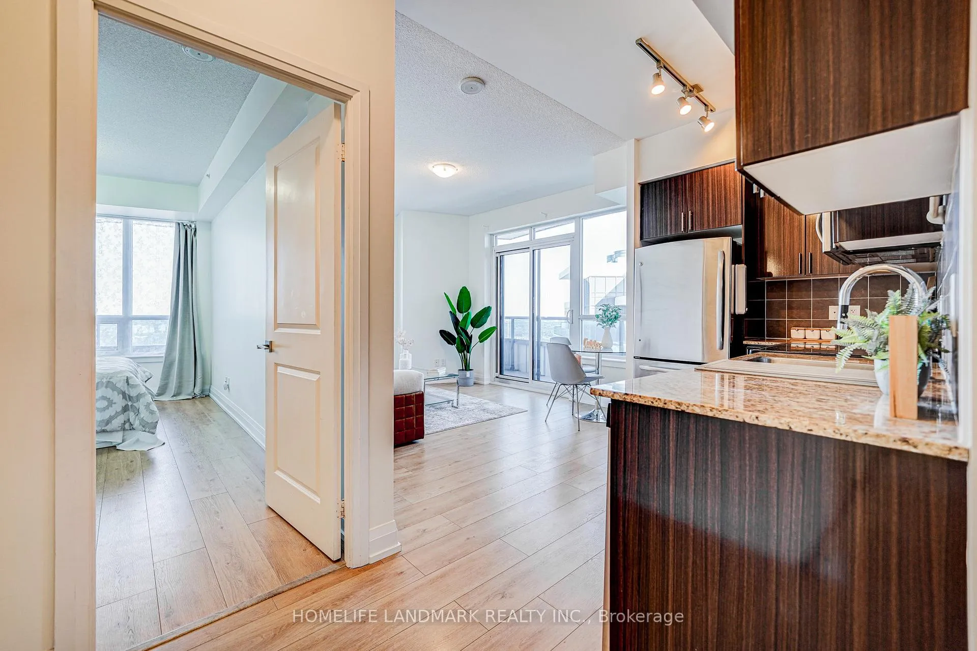 Photo 6 of Unit 2701, 7171 Yonge Street, Markham, Grandview — HOMEH