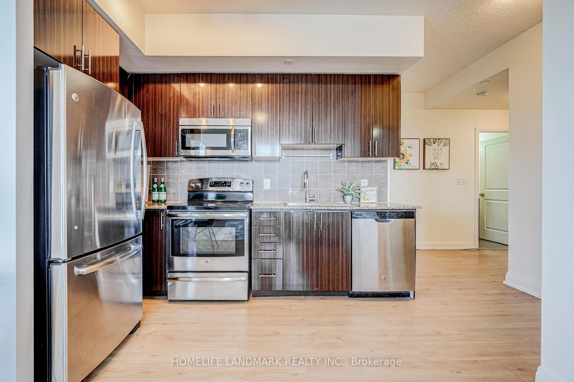 Photo 9 of Unit 2701, 7171 Yonge Street, Markham, Grandview — HOMEH