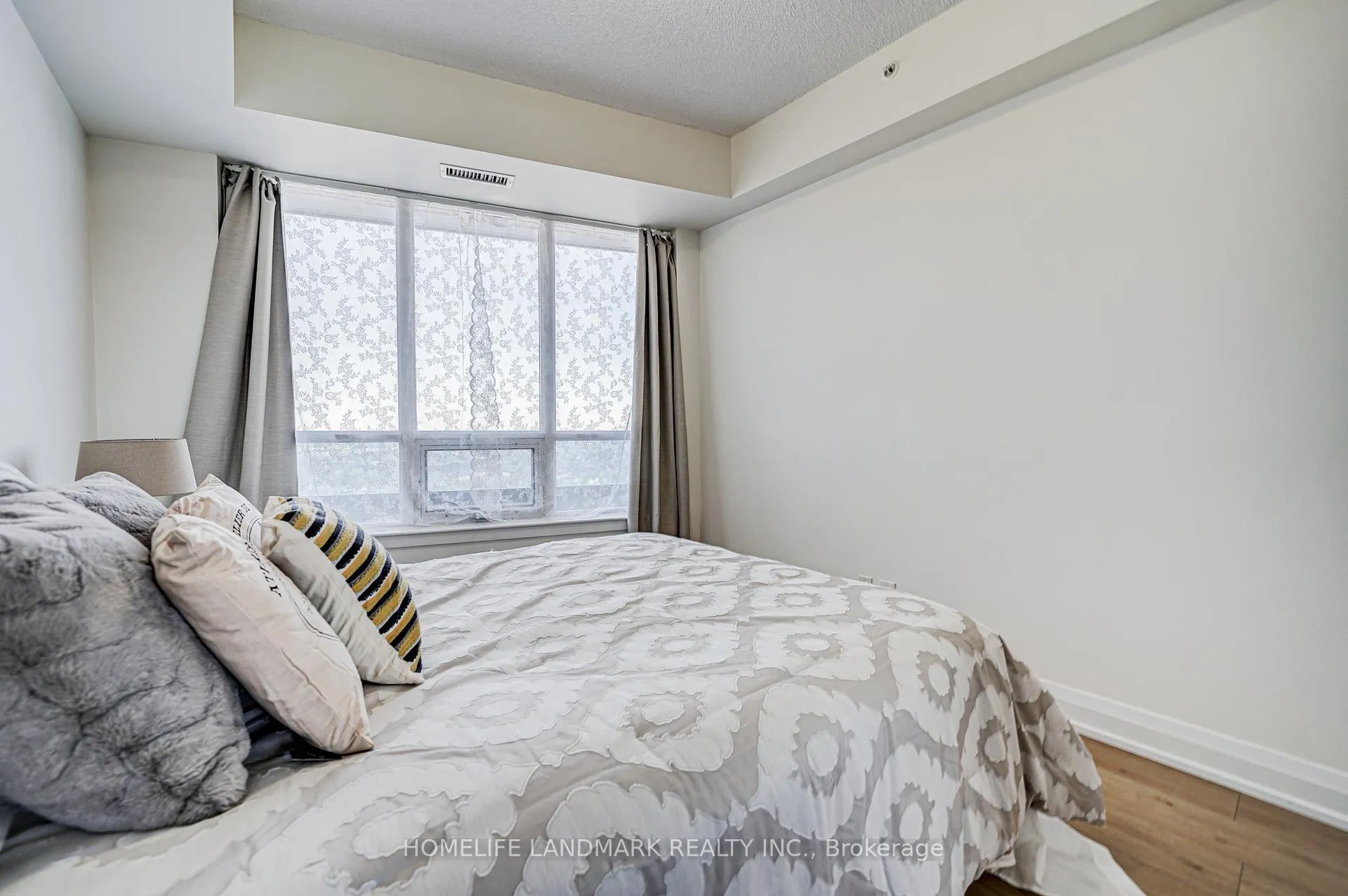 Photo 14 of Unit 2701, 7171 Yonge Street, Markham, Grandview — HOMEH