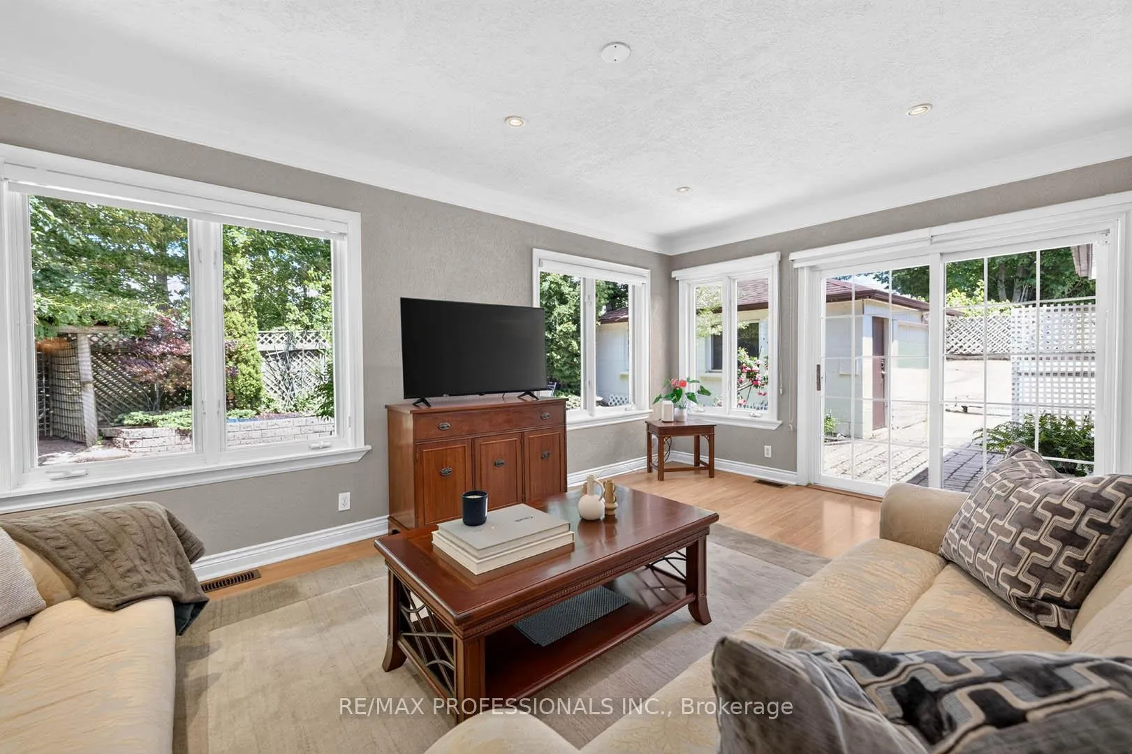 Photo 15 of 26 Bratty Road, North York, York University Heights — HOMEH