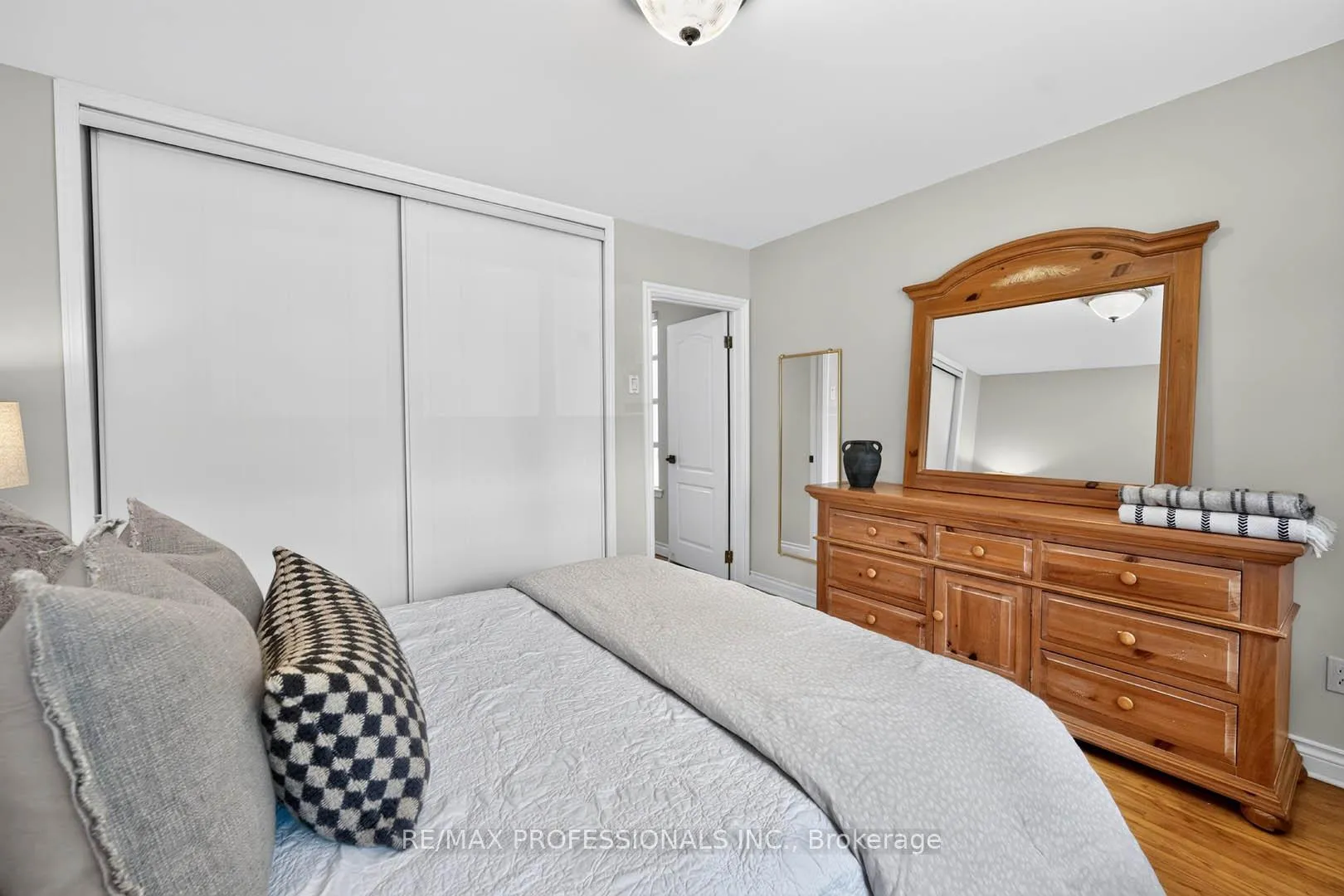 Photo 22 of 26 Bratty Road, North York, York University Heights — HOMEH