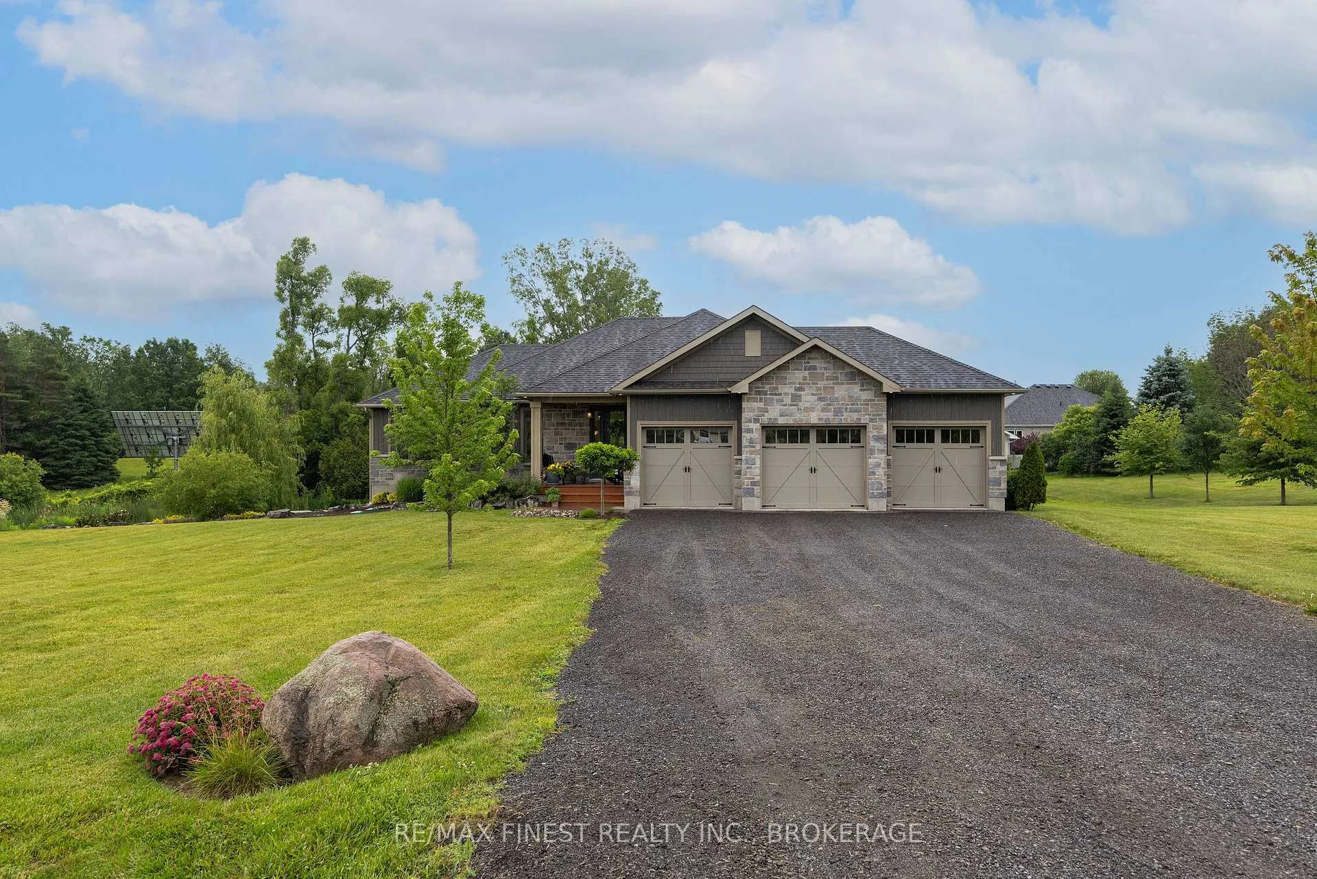 Photo 2 of 1046 Kam Avenue, Frontenac, Frontenac South — HOMEH
