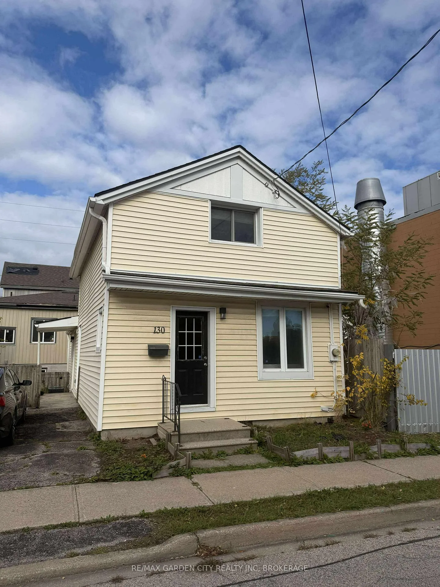 Photo 1 of Unit 1, 130 St Paul Crescent E, St. Catharines, Western Hill — HOMEH