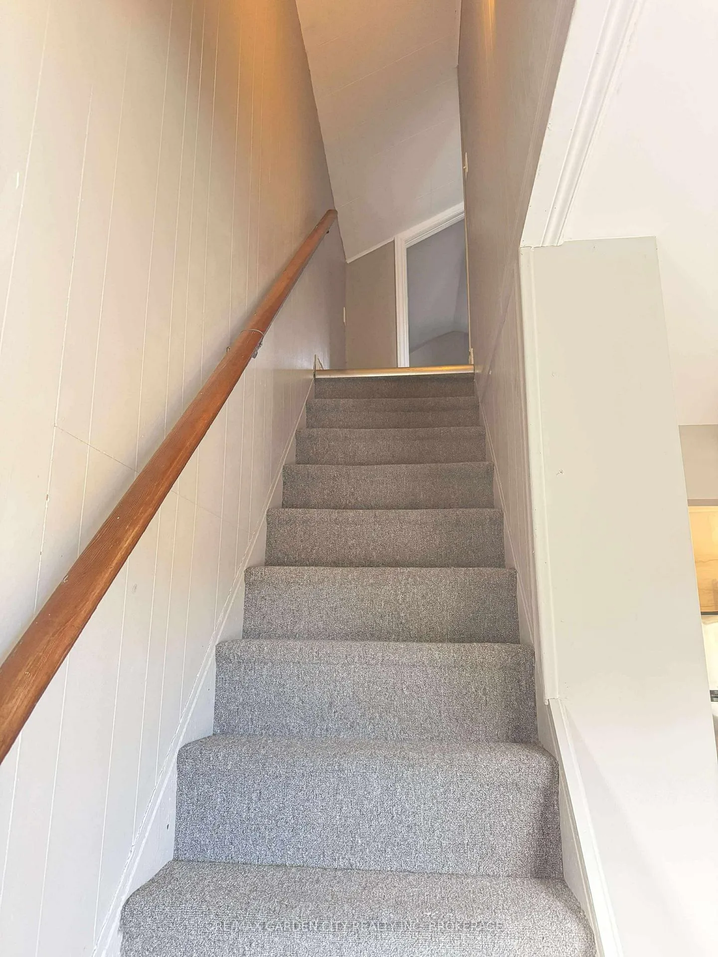 Photo 10 of Unit 1, 130 St Paul Crescent E, St. Catharines, Western Hill — HOMEH