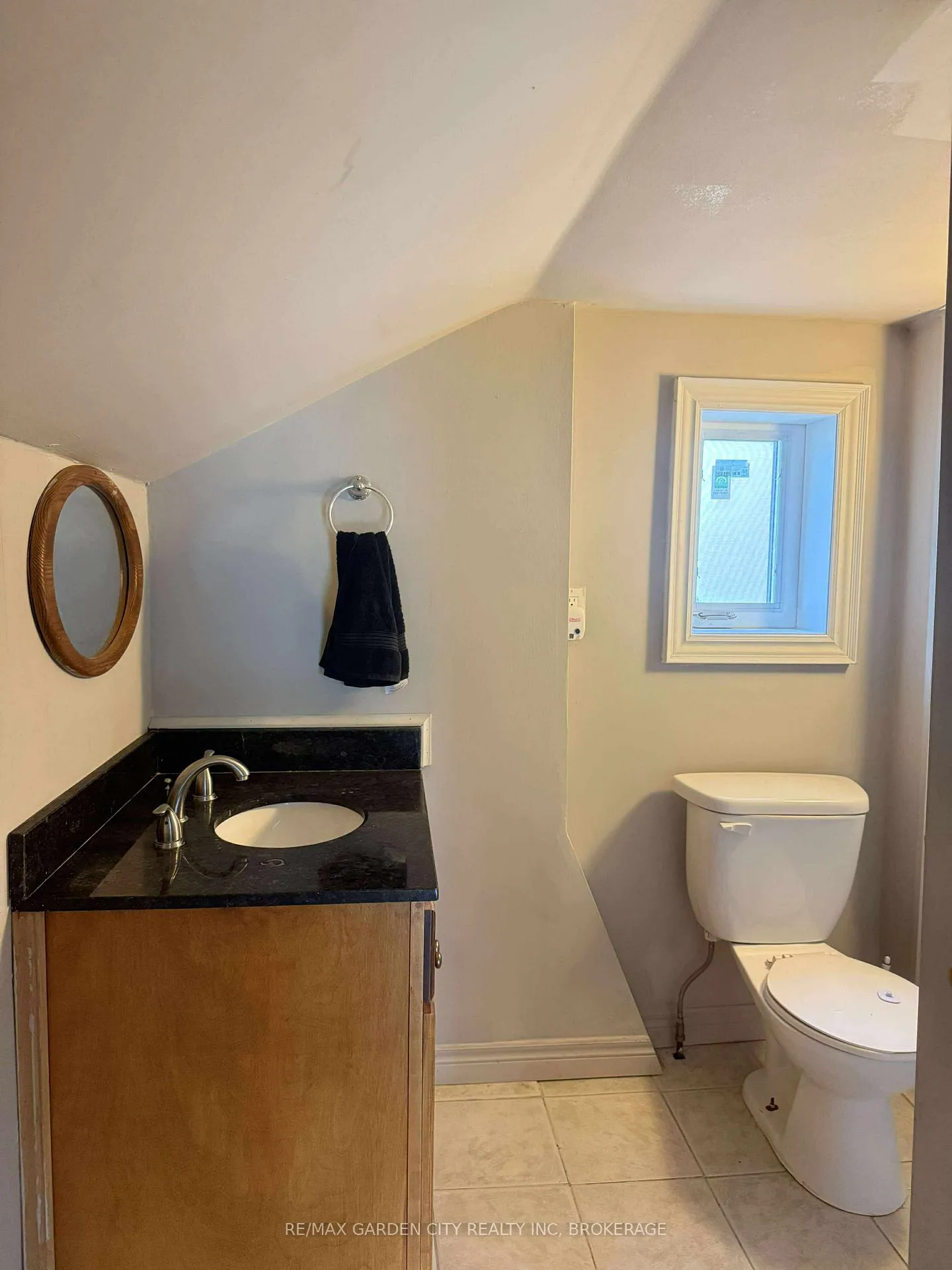 Photo 13 of Unit 1, 130 St Paul Crescent E, St. Catharines, Western Hill — HOMEH