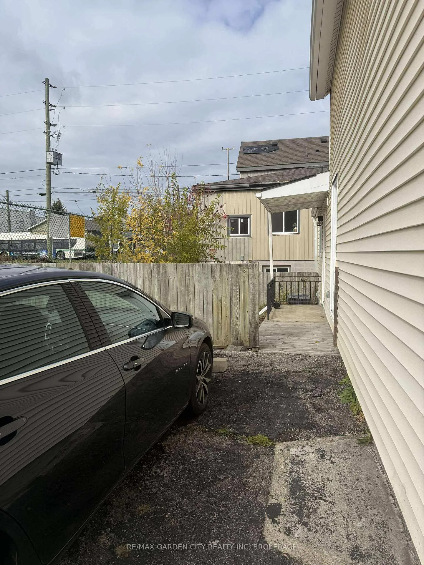 Photo 17 of Unit 1, 130 St Paul Crescent E, St. Catharines, Western Hill — HOMEH