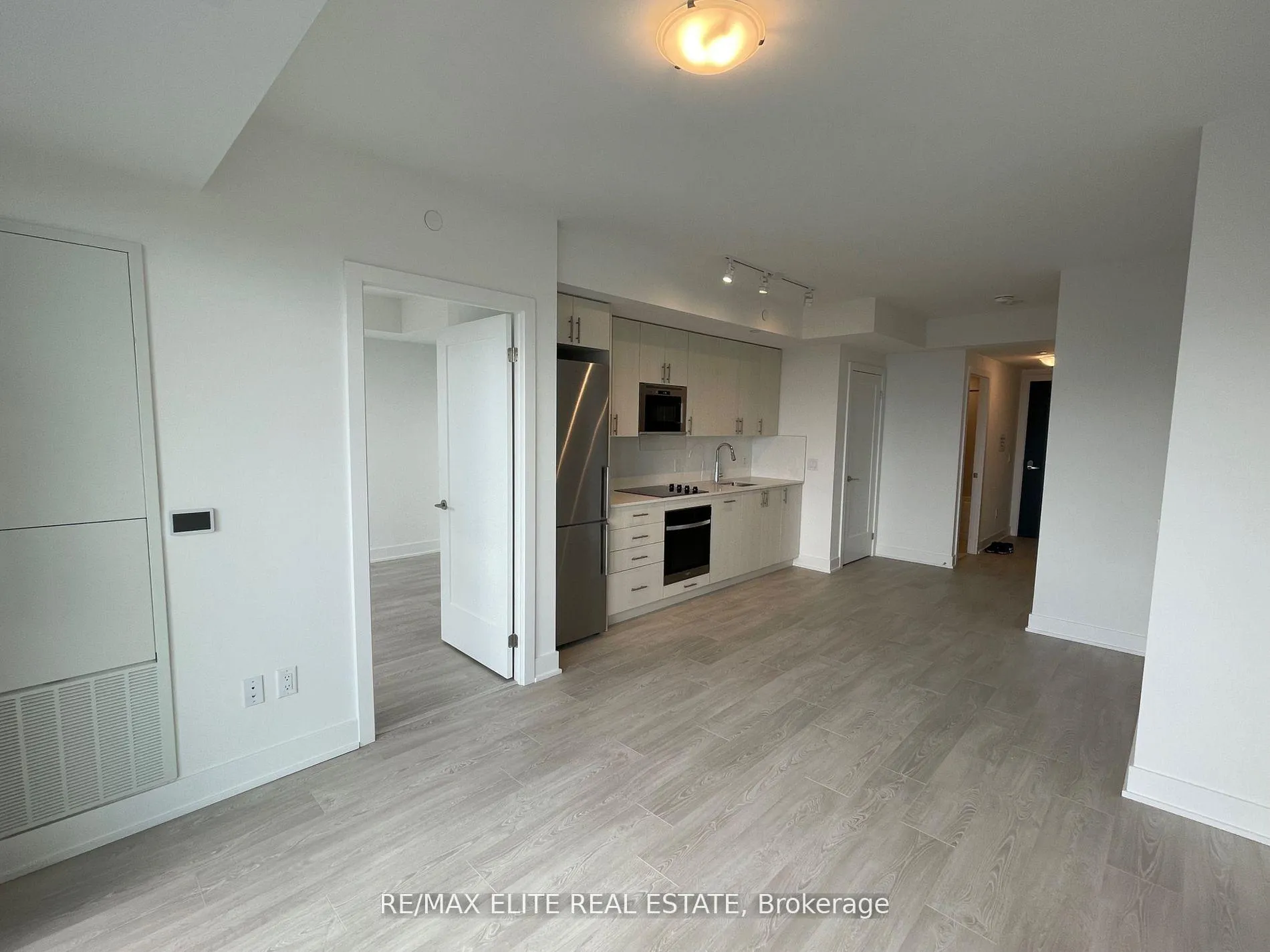 Photo 3 of Unit 2715, 2545 Simcoe Street N, Oshawa, Windfields — HOMEH