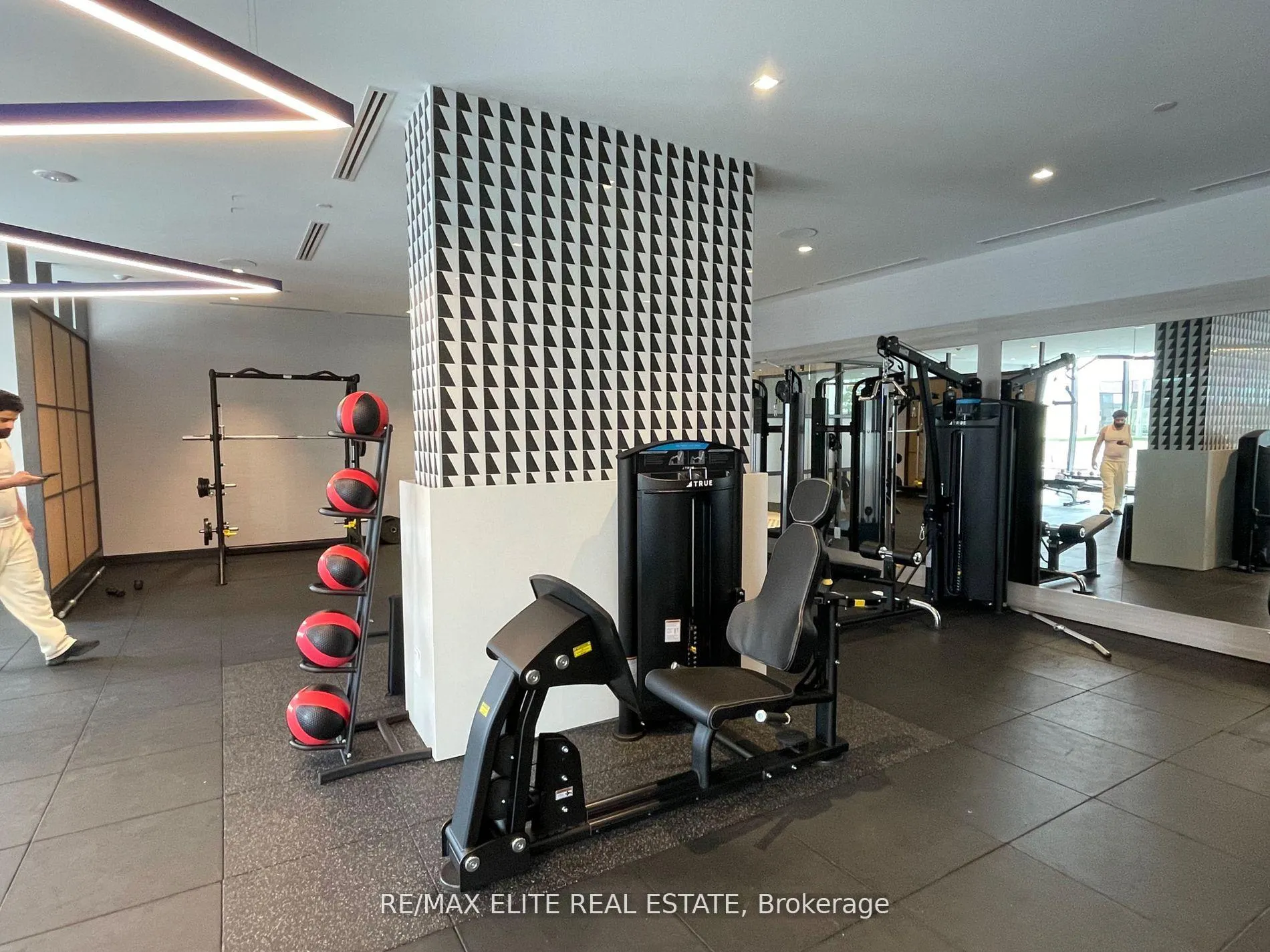 Photo 11 of Unit 2715, 2545 Simcoe Street N, Oshawa, Windfields — HOMEH